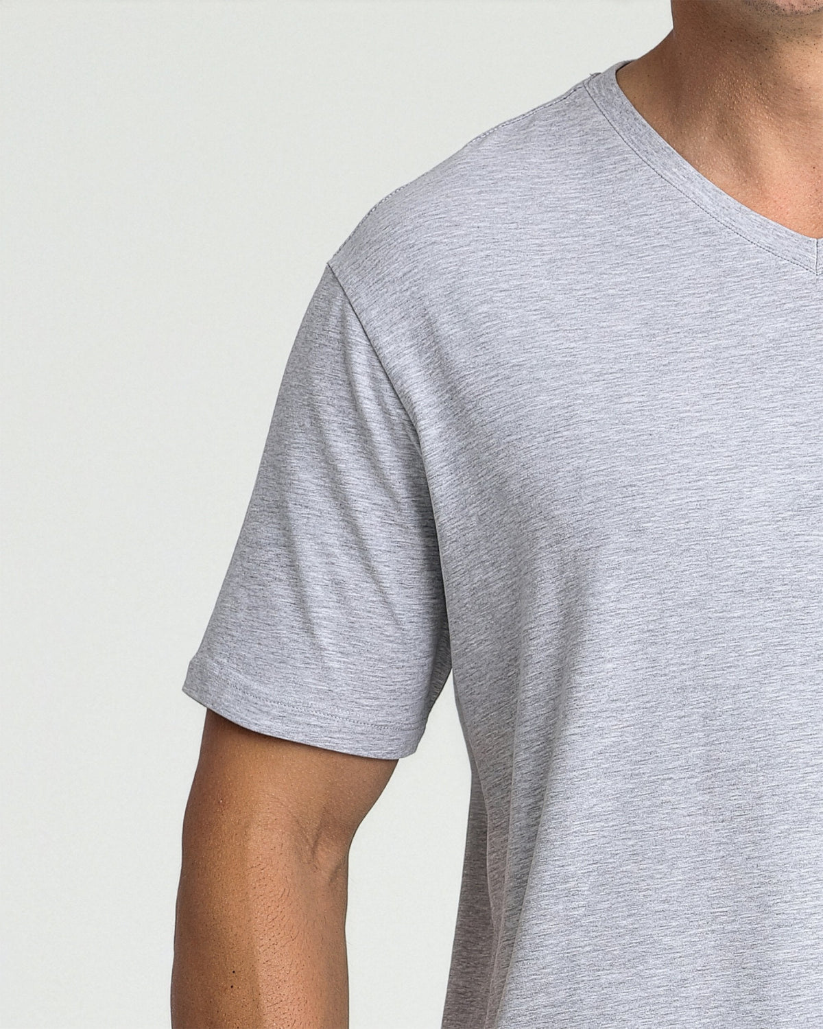 Organic V-Neck T-Shirt (Slim Fit) / Heather Grey