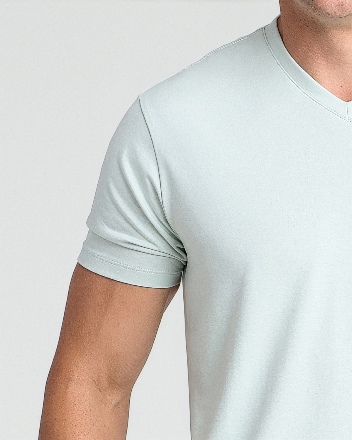 Organic V-Neck T-Shirt (Slim Fit) / Mint