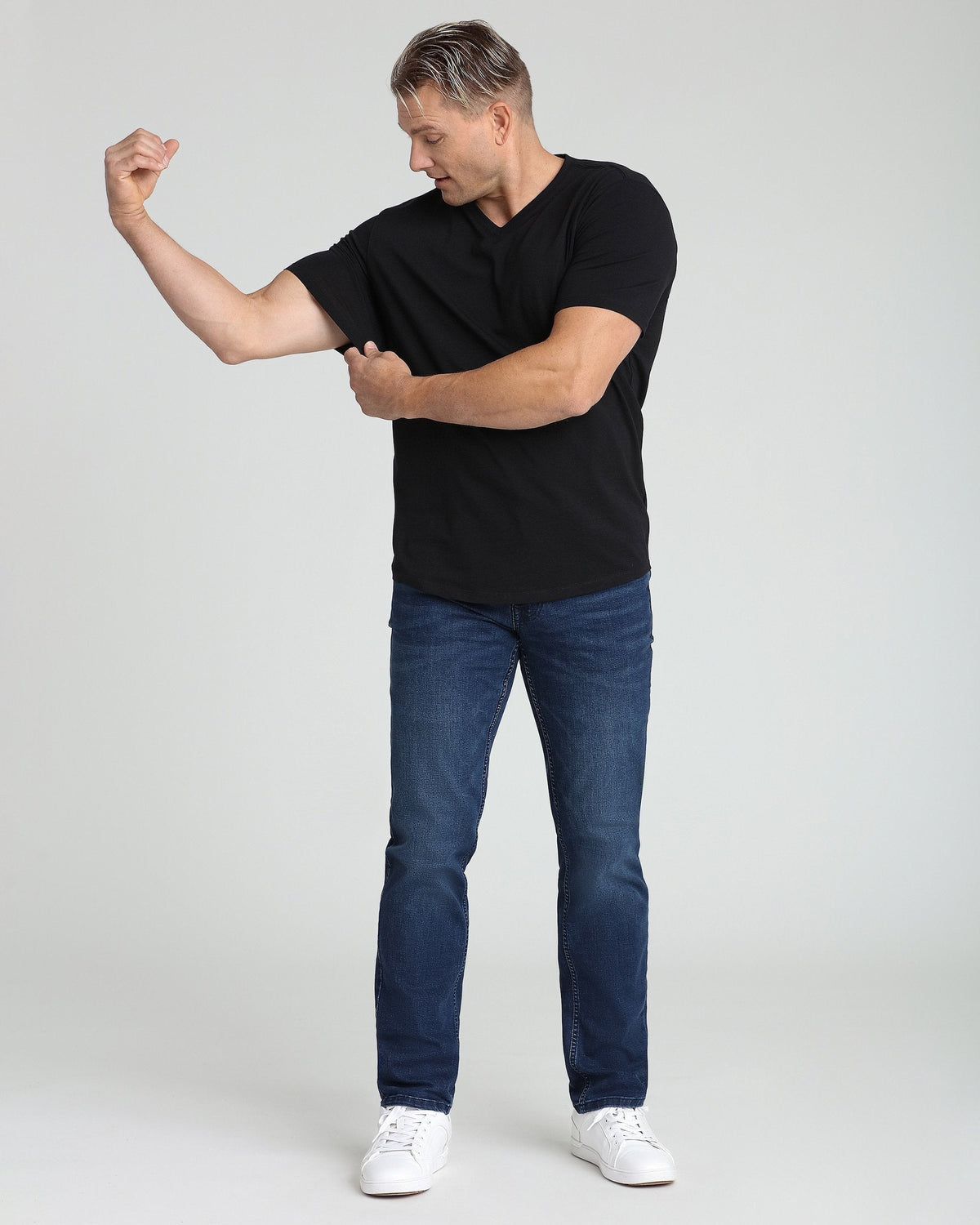 Organic V-Neck T-Shirt (Slim Fit) / Black