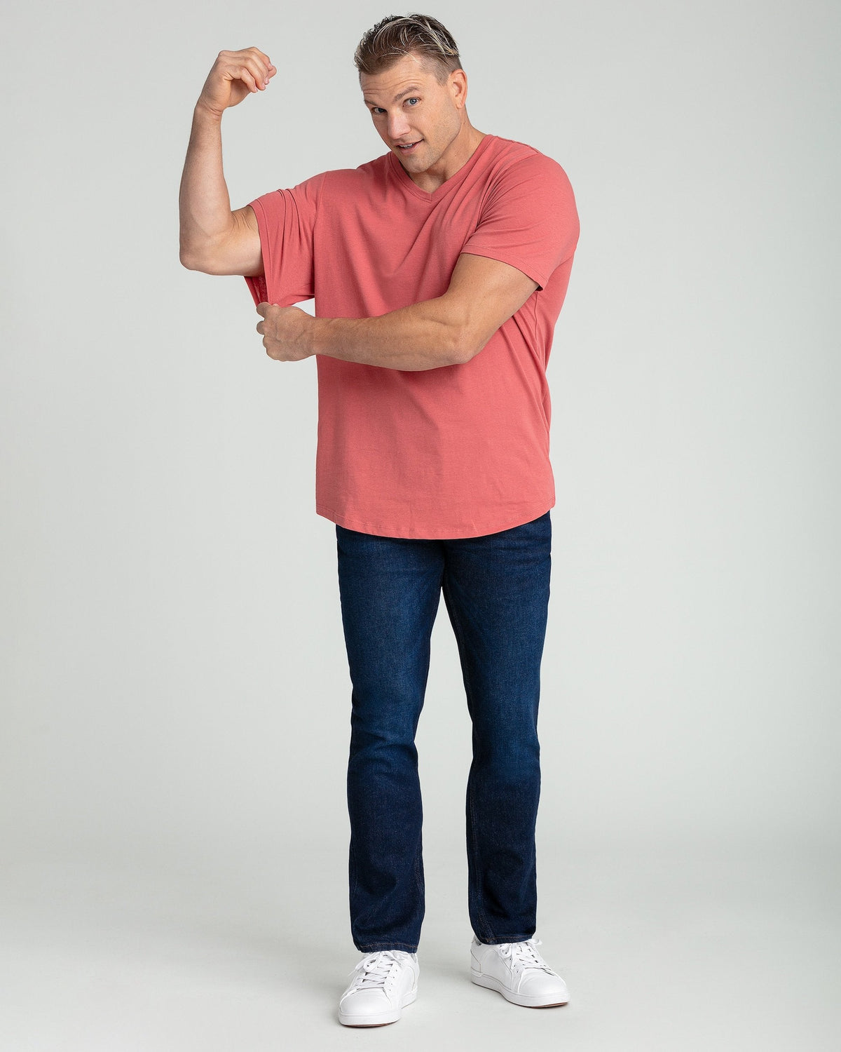 Organic V-Neck T-Shirt (Slim Fit) / Nantucket Red