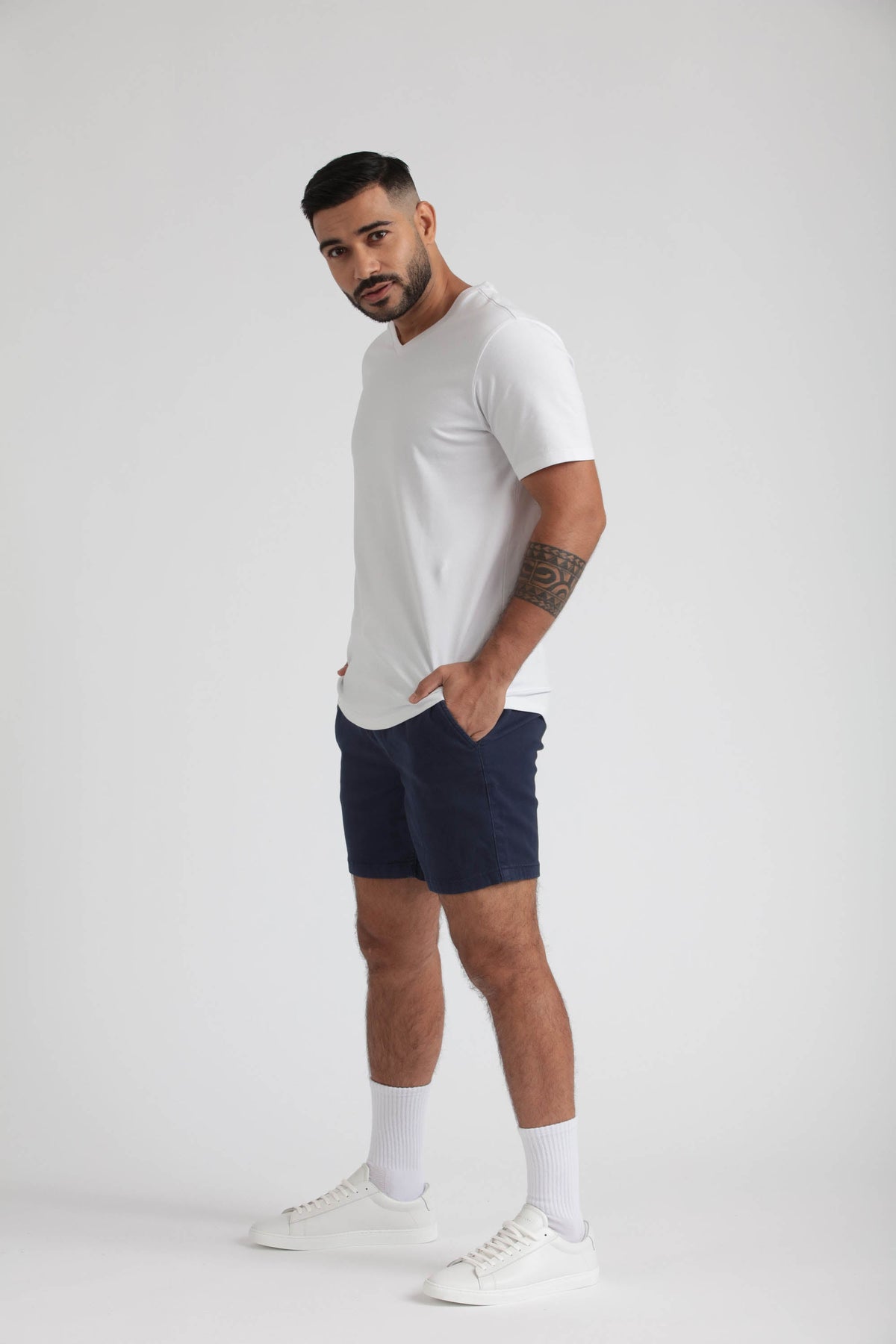 Everyday Comfort Shorts (Slim Fit) / Light Khaki & Navy
