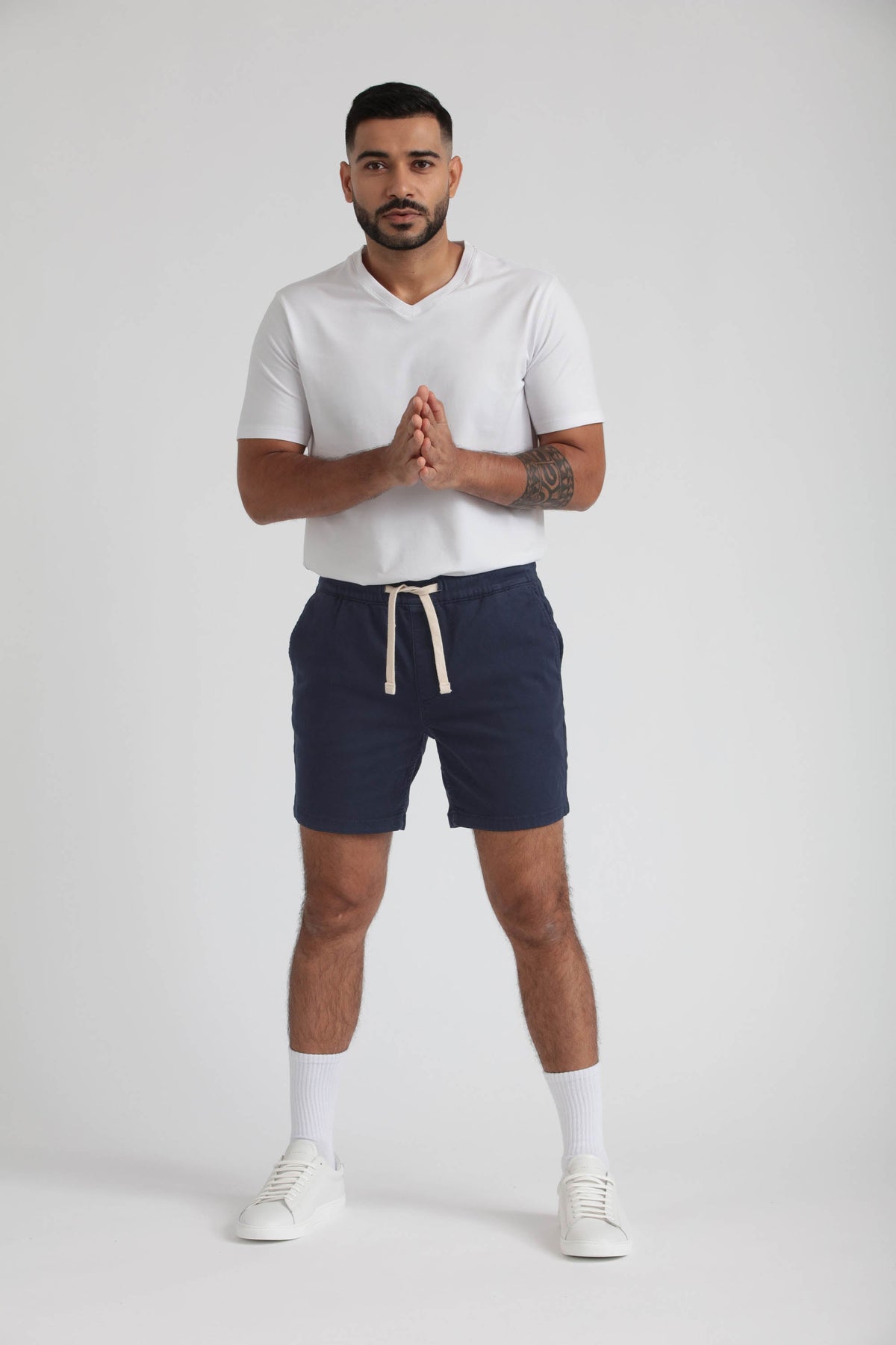 Everyday Comfort Shorts (Slim Fit) / Light Khaki & Navy