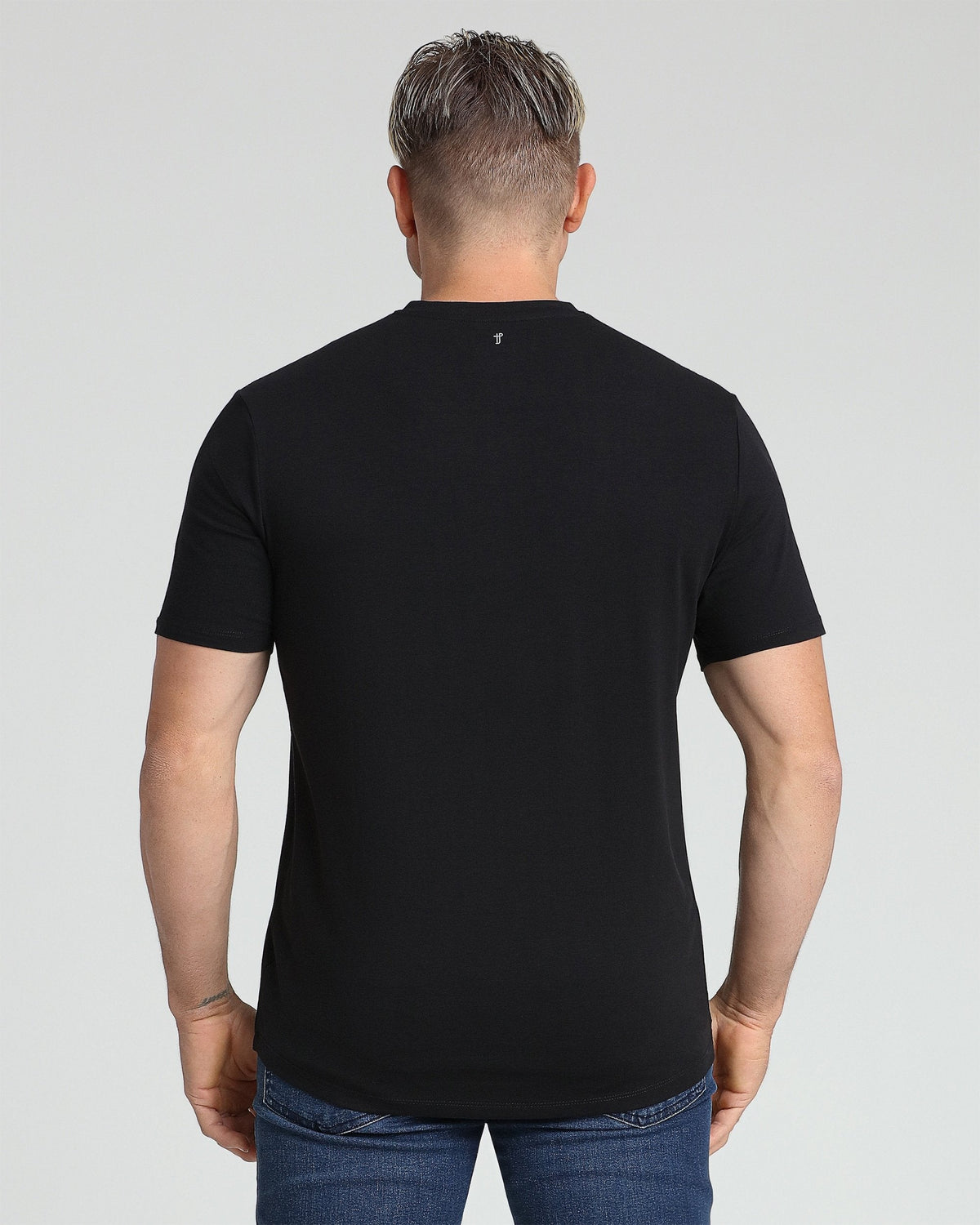 Organic V-Neck T-Shirt (Slim Fit) / Black