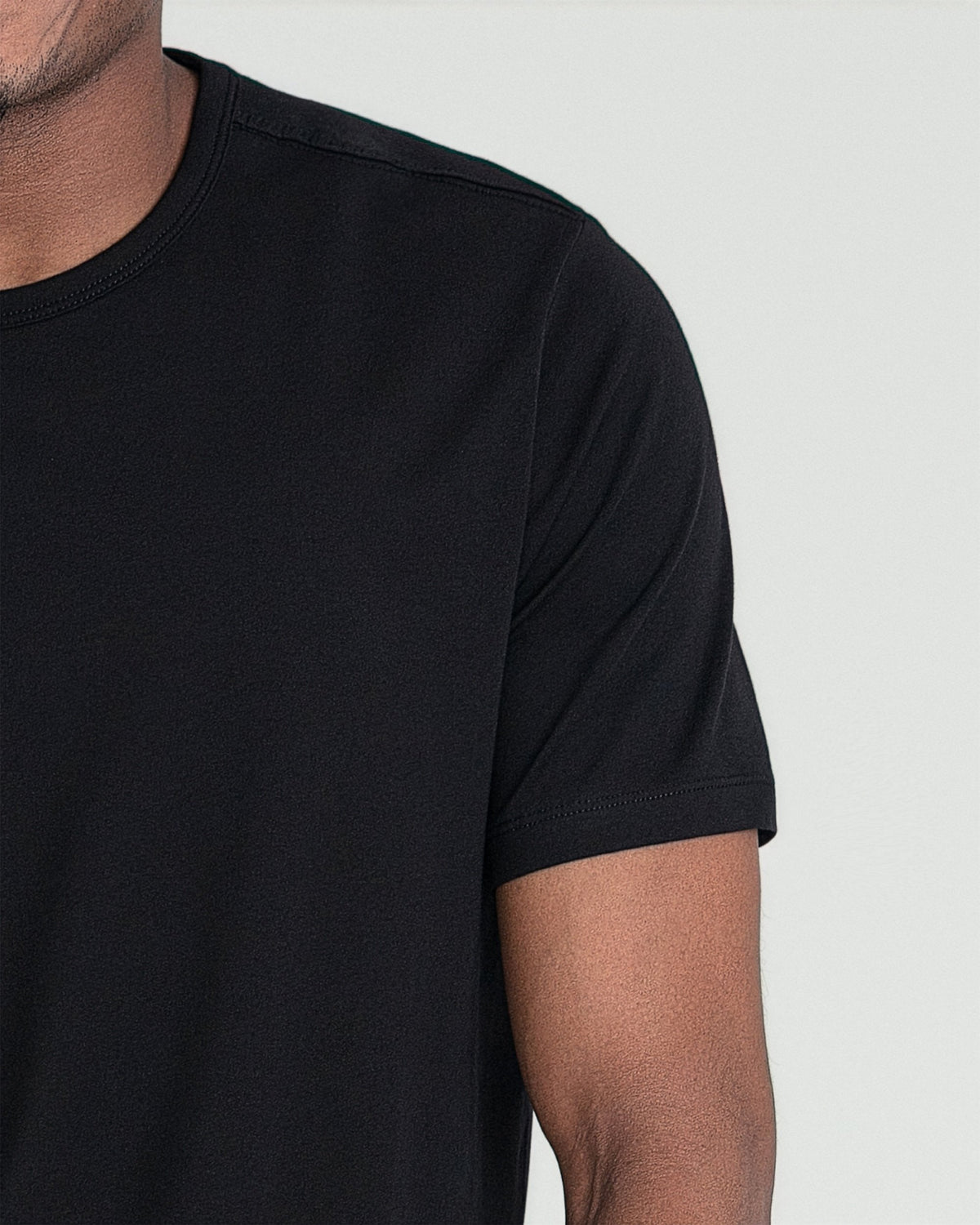 Organic Crew Neck T-Shirt (Slim Fit) / Black