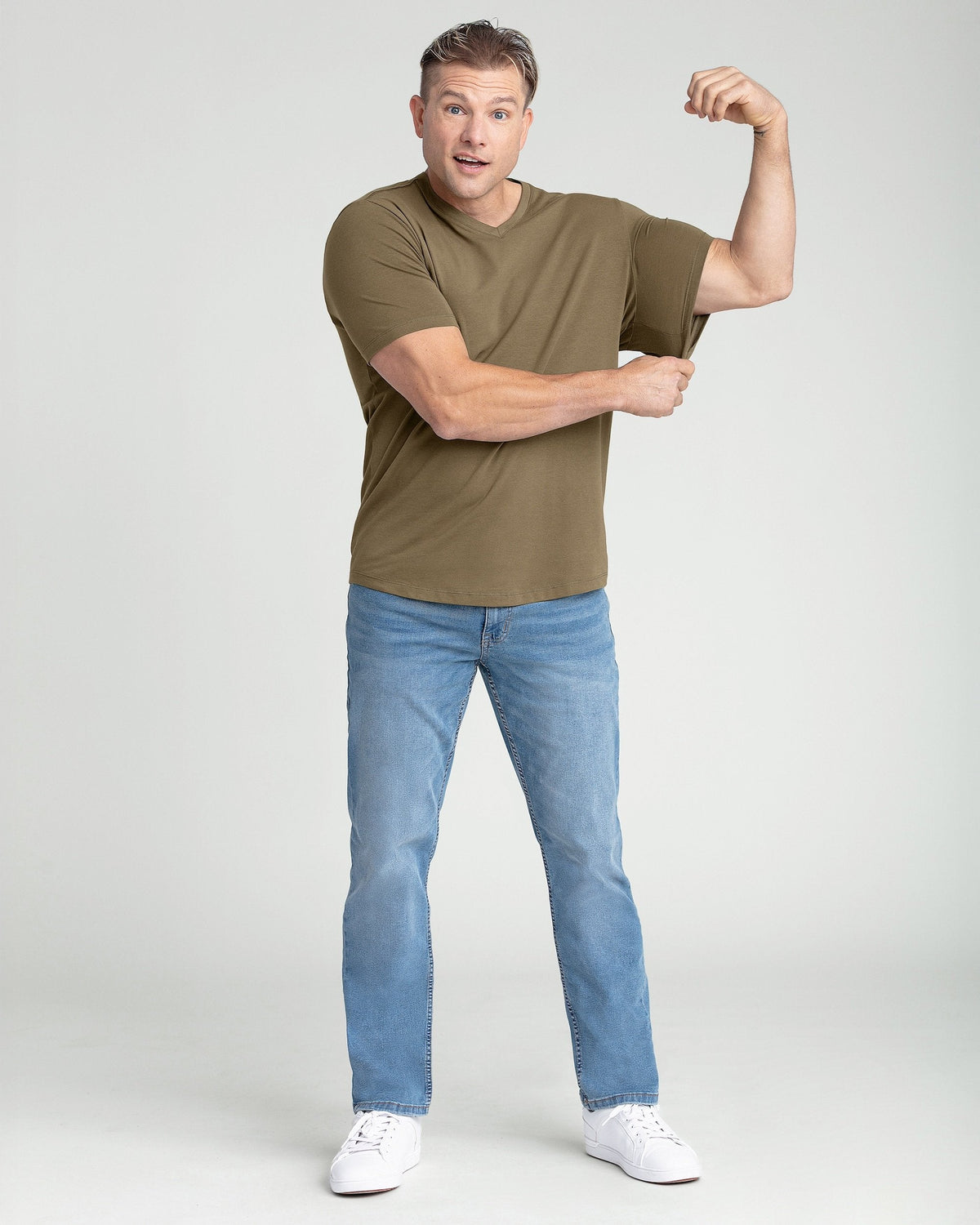 Organic V-Neck T-Shirt (Slim Fit) / Military Olive