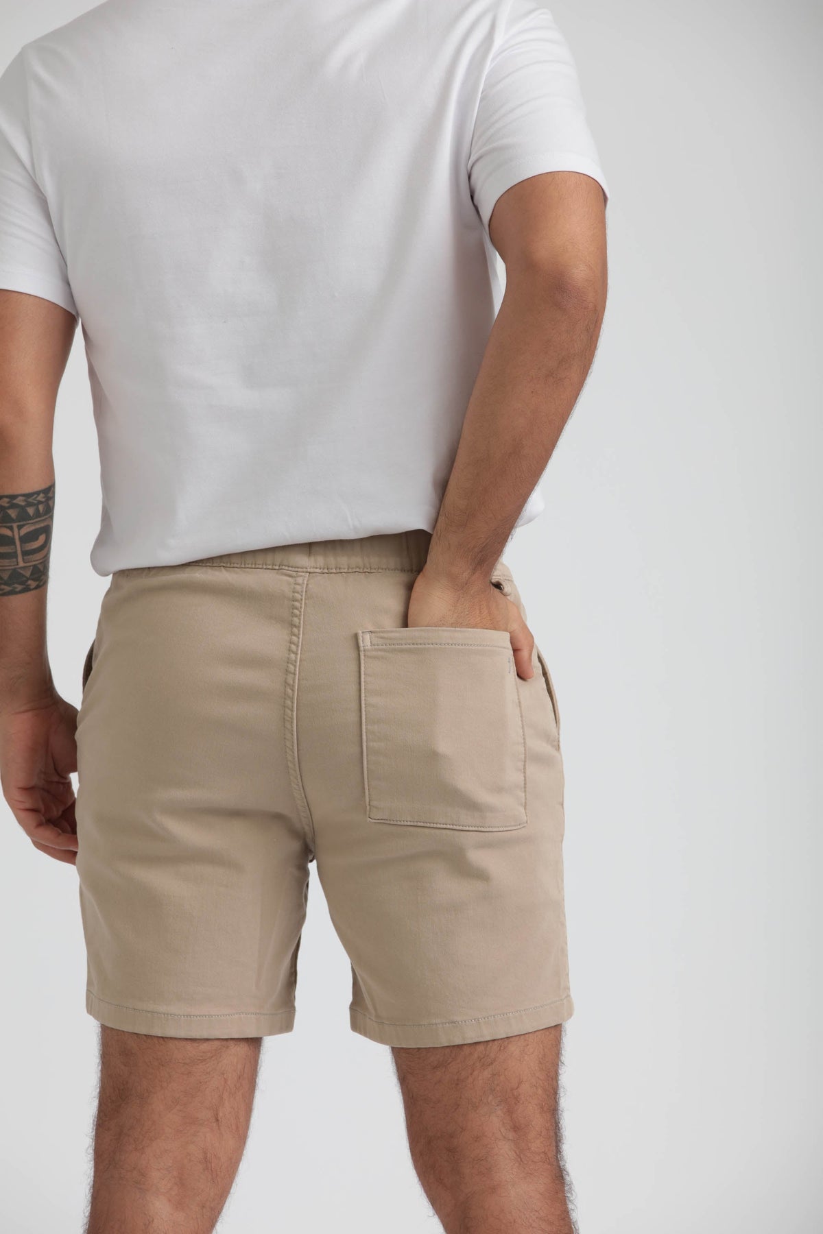 Everyday Comfort Shorts (Slim Fit) / Light Khaki & Navy